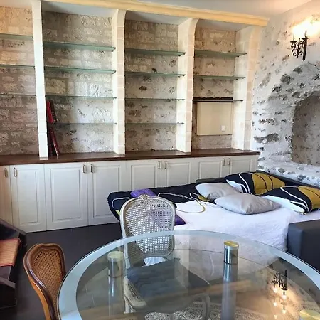 Belle Maison Du 18e Siecle Nyaraló Bazemont