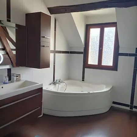 Belle Maison Du 18e Siecle *