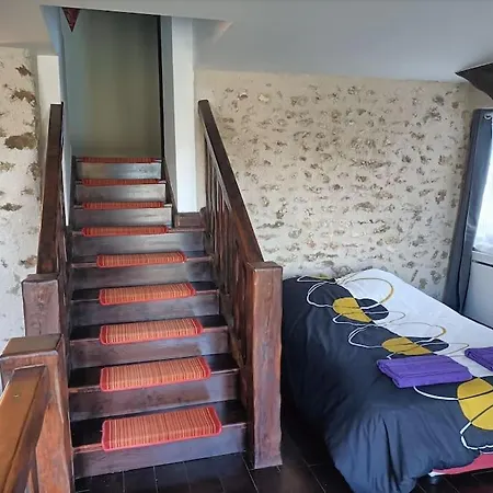 Belle Maison Du 18e Siecle Bazemont