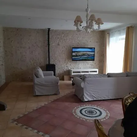 Belle Maison Du 18e Siecle * Bazemont